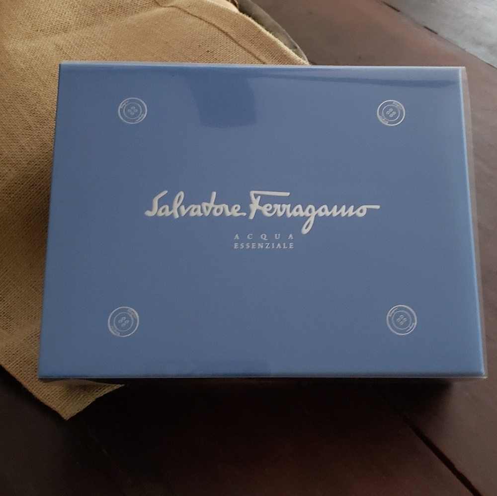 Salvatore Ferragamo Acqua Essenziale Cologne Set